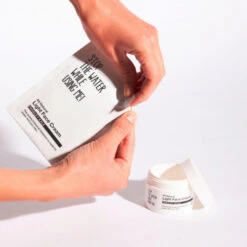 Titelseite 32 Titelseite -Aveda Kosmetik Geschaft 1409891 STOP THE WATER WHILE USING ME Parsley Kale Light Face Cream Refill 50 ml.837eb621